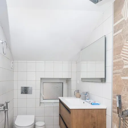 Homy & Stylish Centrally Located Sofia